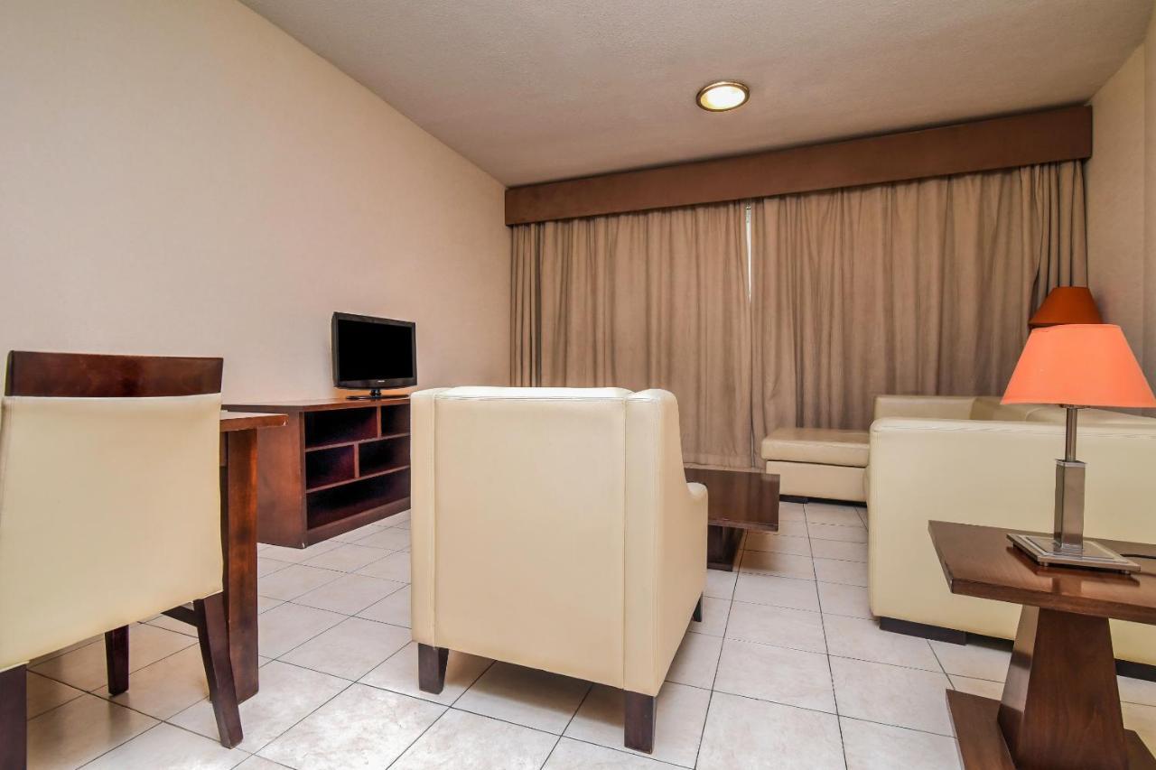 Parkside Hotel Apartment Дубай Екстериор снимка