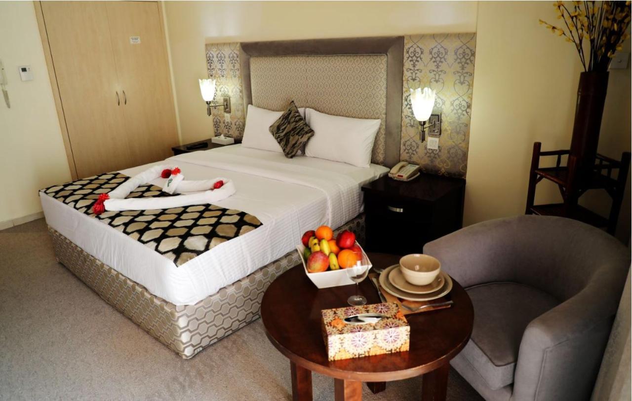 Parkside Hotel Apartment Дубай Екстериор снимка